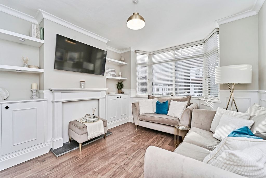 Property photo 2 of 20 Pbox-Img.Jpg