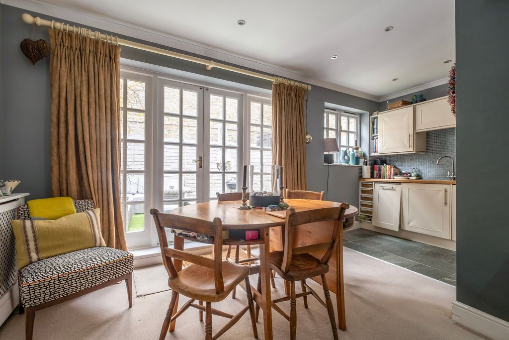 Property photo 2 of 9 9