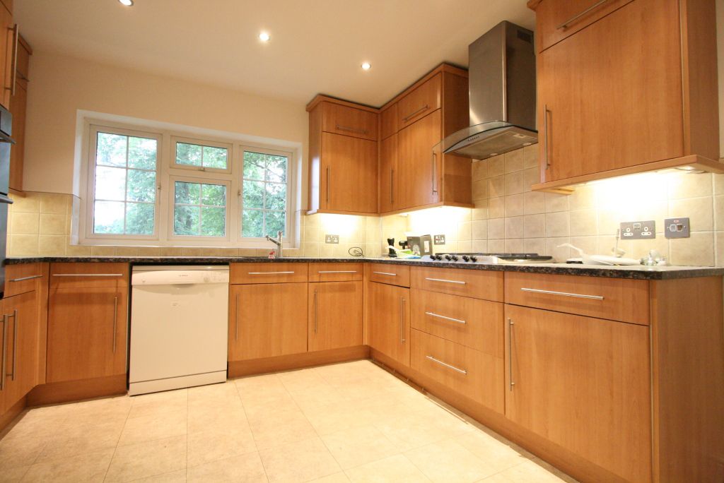 Property photo 2 of 13 Kitchen