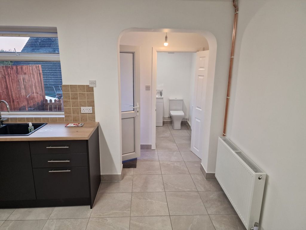 Property photo 3 of 32