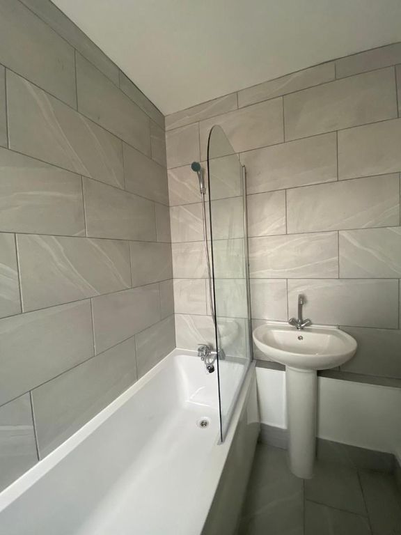 Property photo 1 of 4 Bathroom 2.Jpg