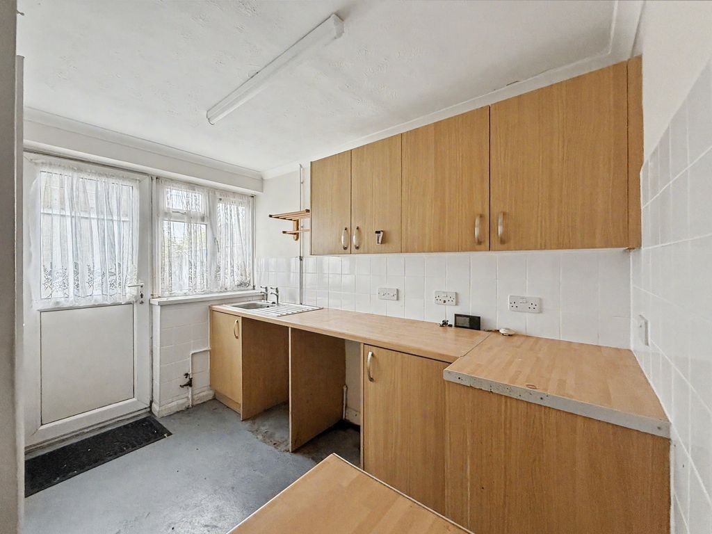 Property photo 3 of 7 Img6809