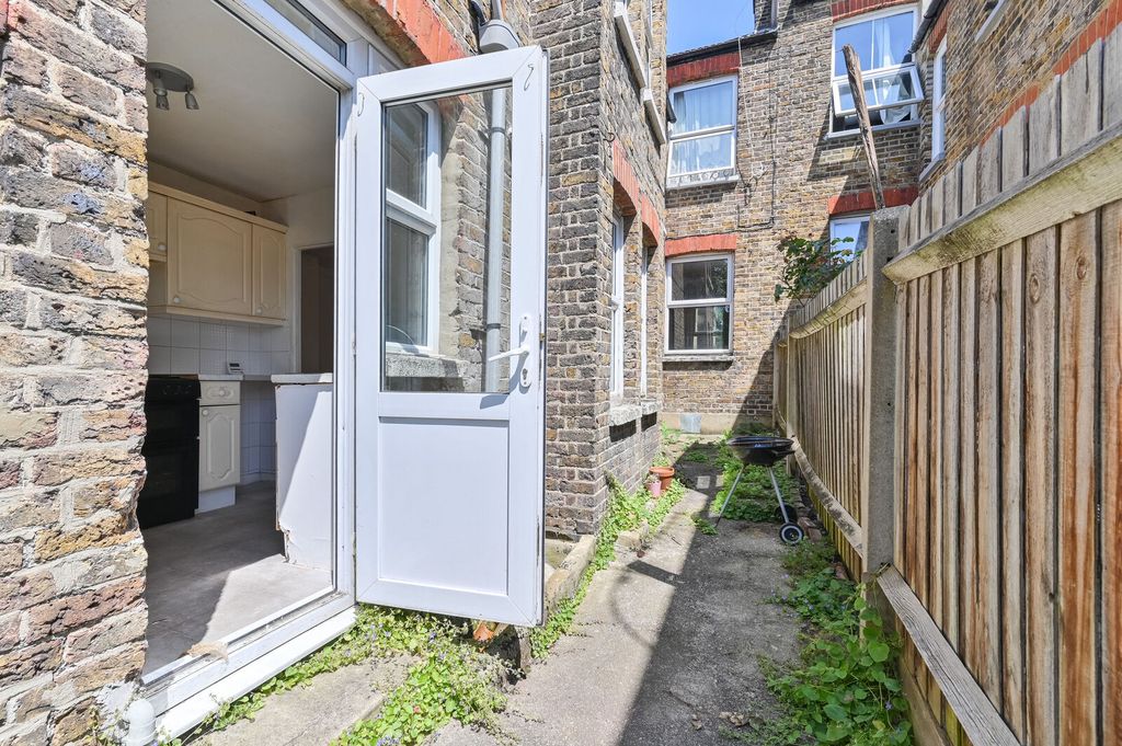 Property photo 3 of 10