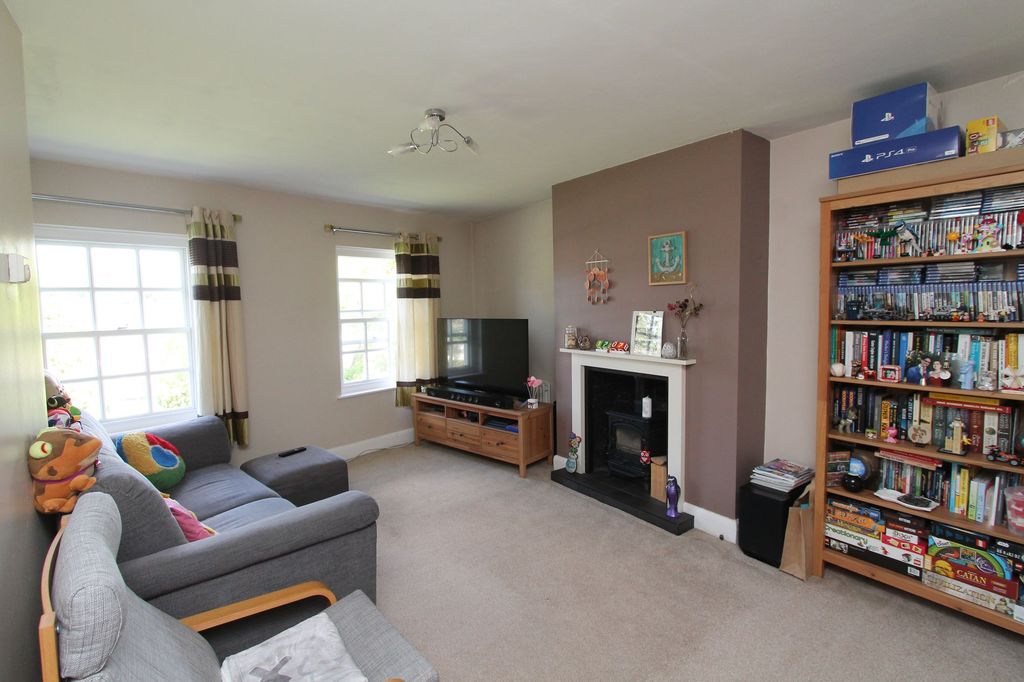 Property photo 2 of 8