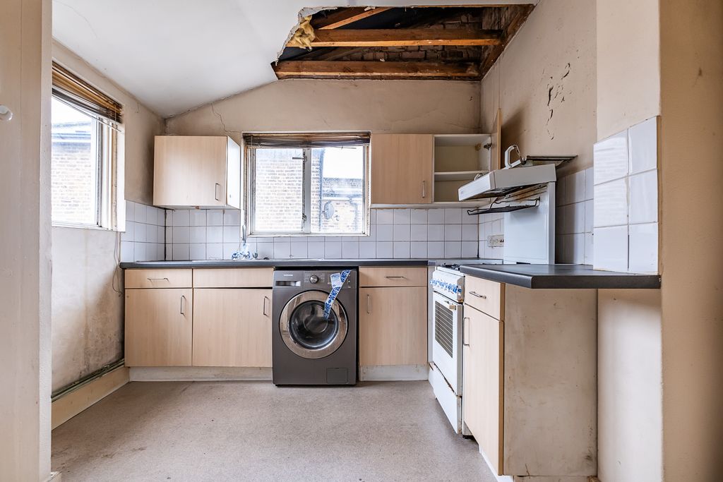 Property photo 3 of 10 3