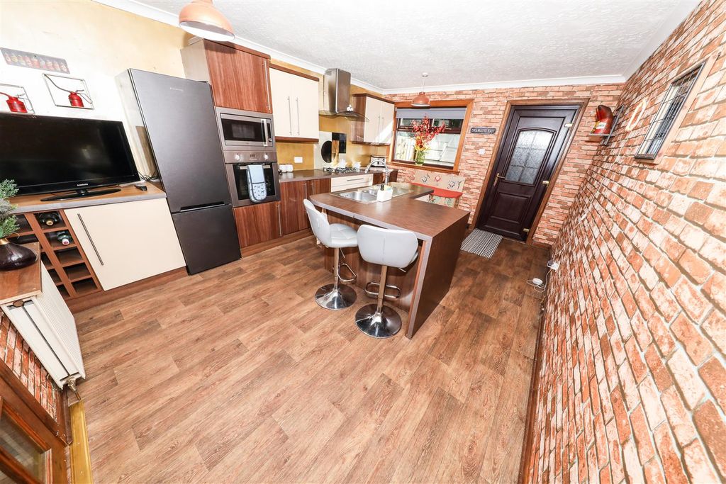 Property photo 3 of 15 C