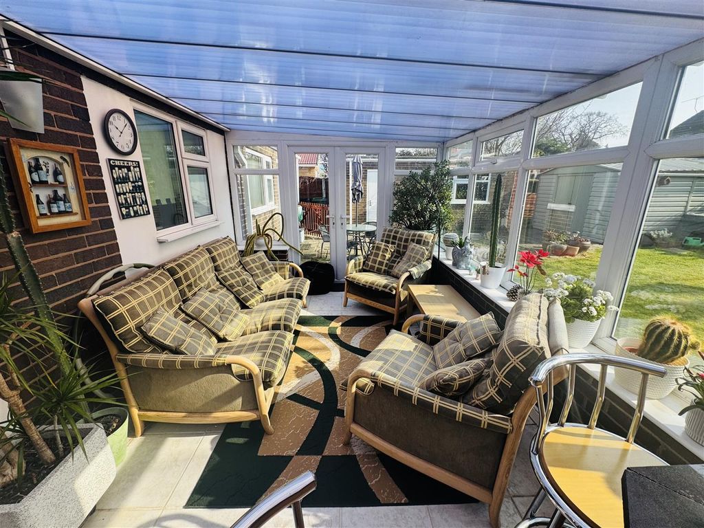 Property photo 3 of 17 Conservatory
