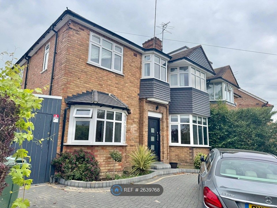 Property photo 1 of 35 Newly Refurbished Exterior With Parking For 2 Cars