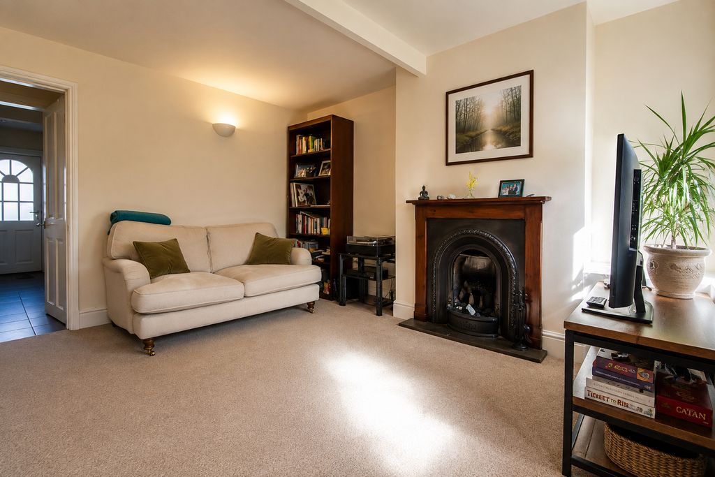 Property photo 2 of 8