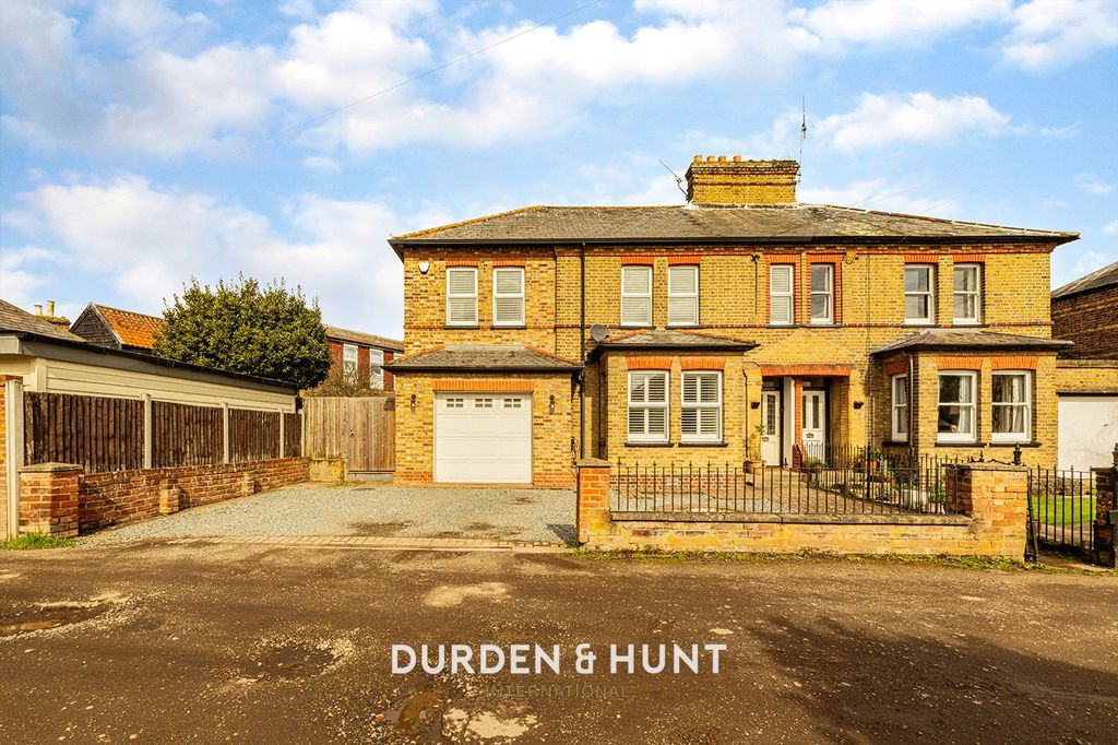 Property photo 1 of 41