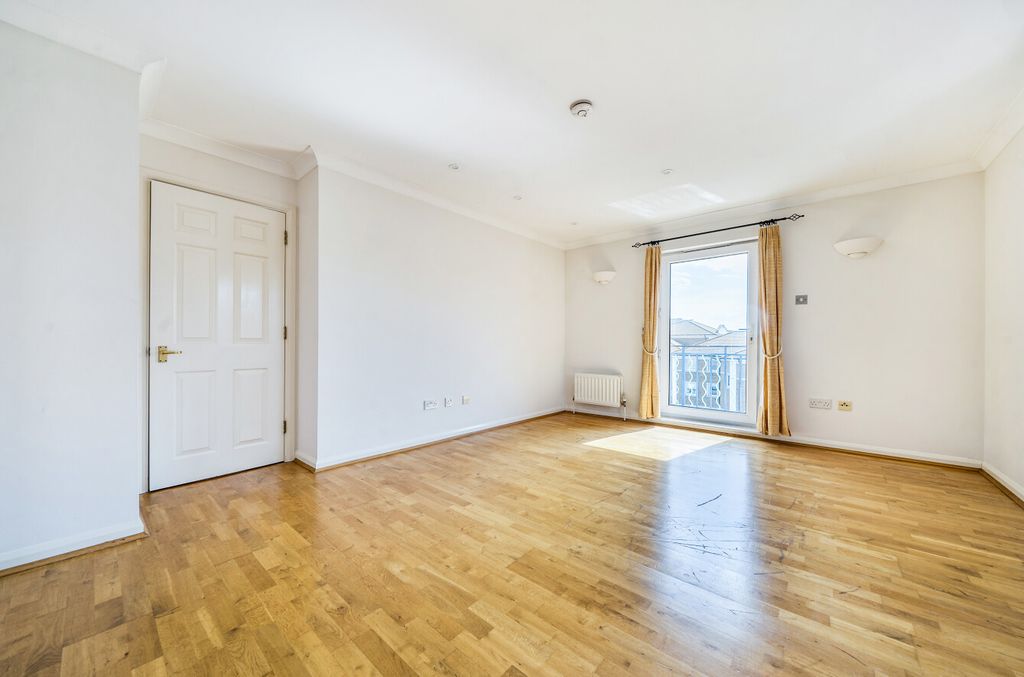 Property photo 3 of 11 1467249-9-6A0Eff7...
