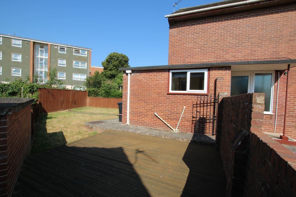 Property photo 3 of 12 Decking