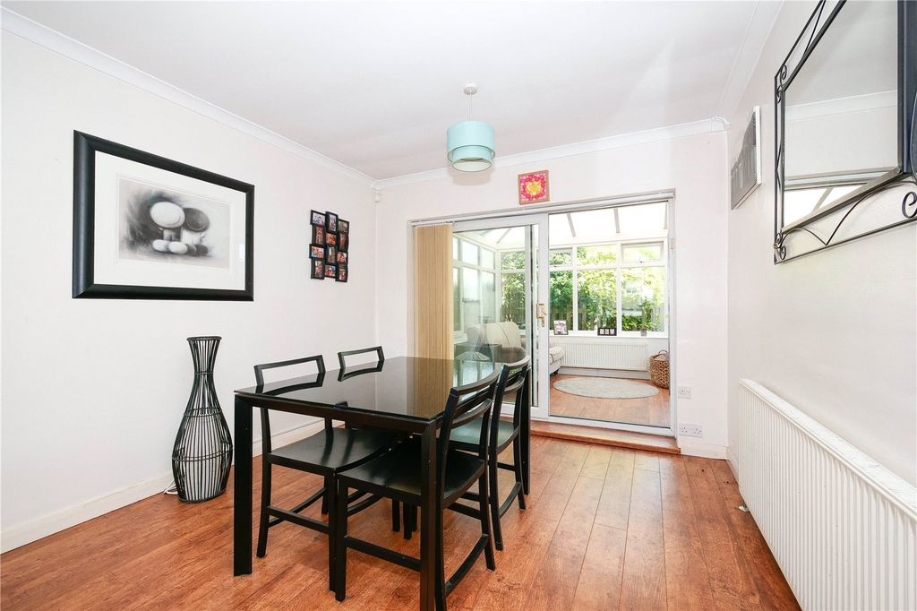 Property photo 3 of 18 Picture No. 12