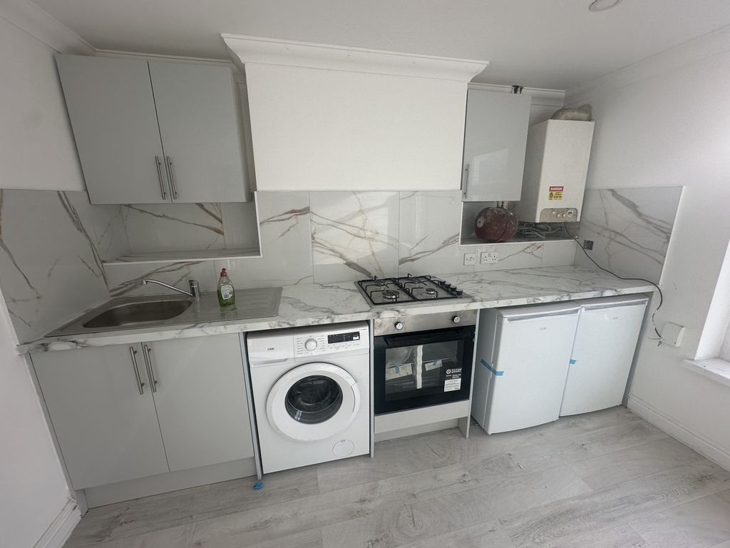 Property photo 2 of 5 Gallery