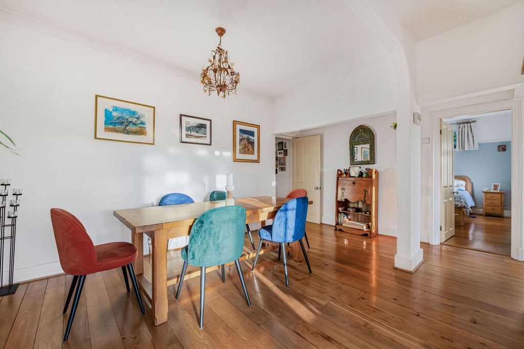 Property photo 3 of 41