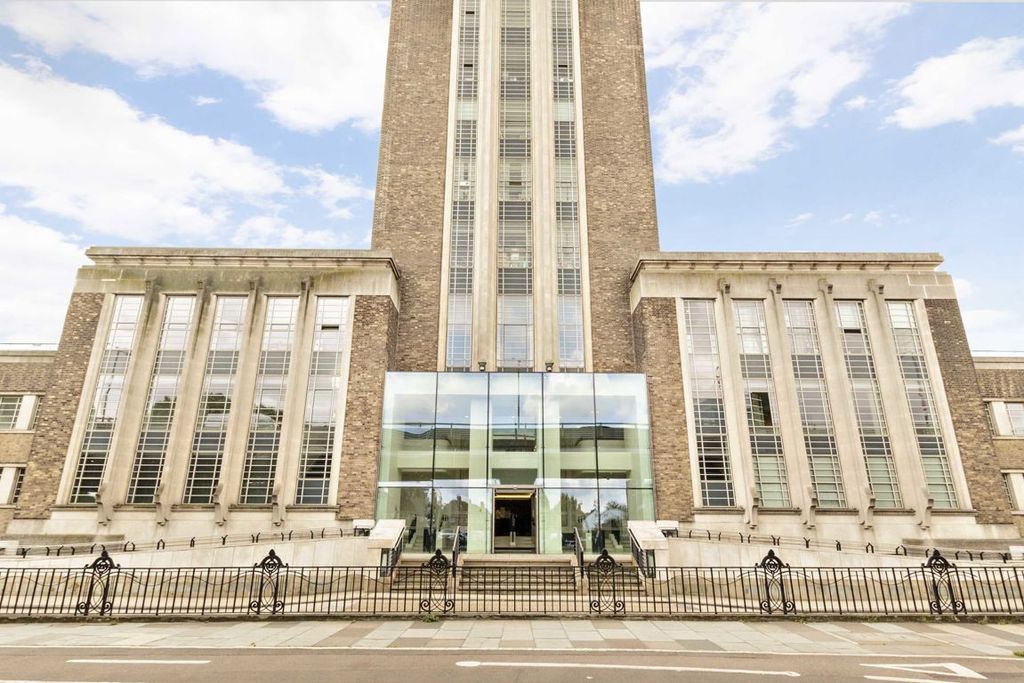 Property photo 1 of 6