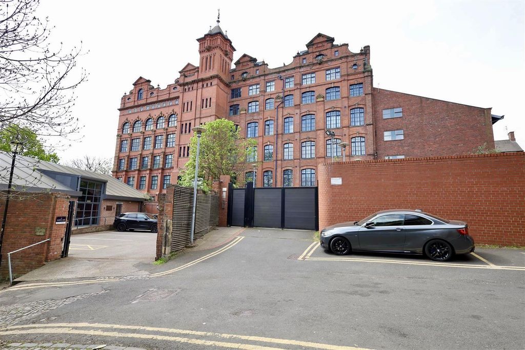 Property photo 3 of 10 E9B633Be-937F-4576-9310-627543E589A5_1_201_A.Jpeg