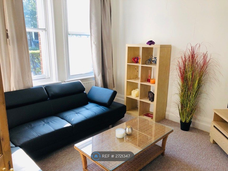 Property photo 3 of 29 Living Room