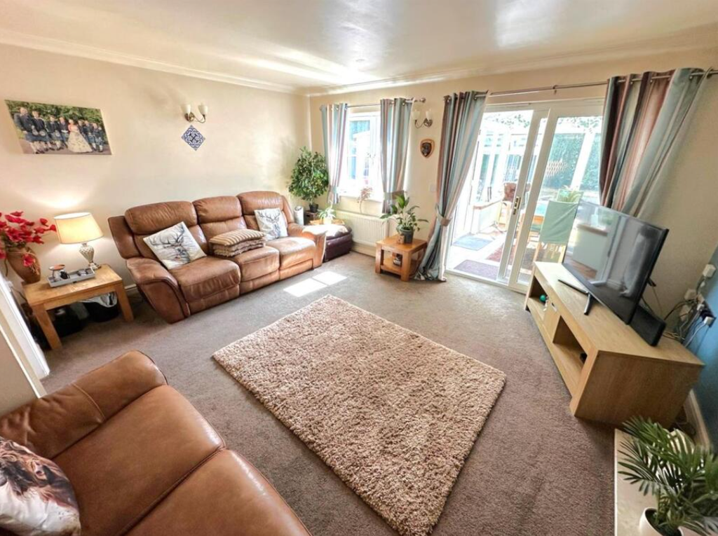 Property photo 2 of 13