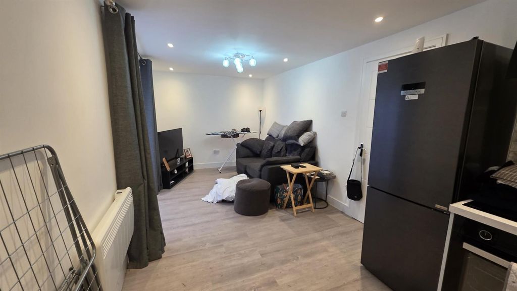 Property photo 2 of 5 Lounge .Jpg