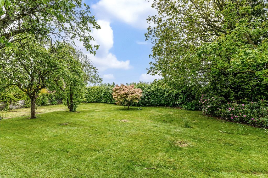 Property photo 3 of 34 Garden