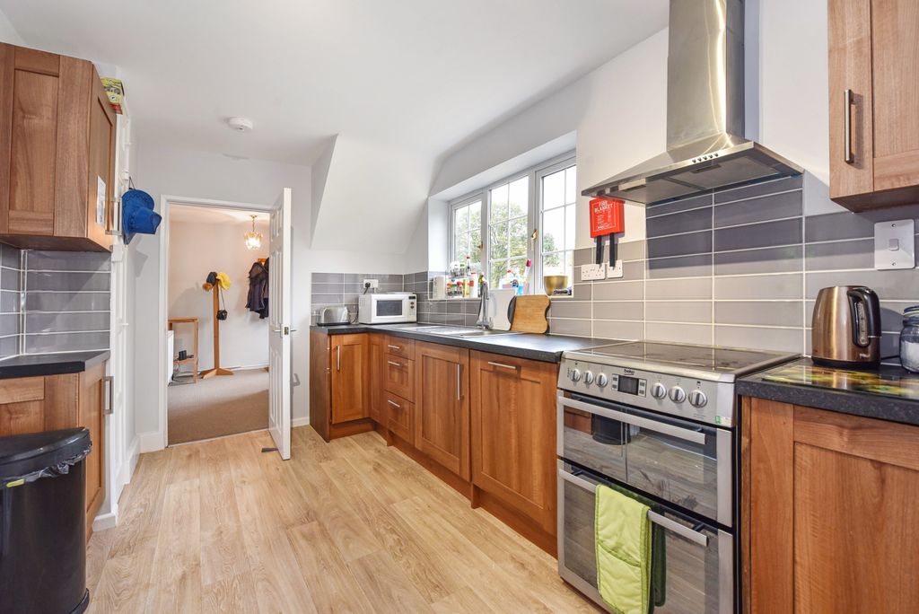 Property photo 3 of 21