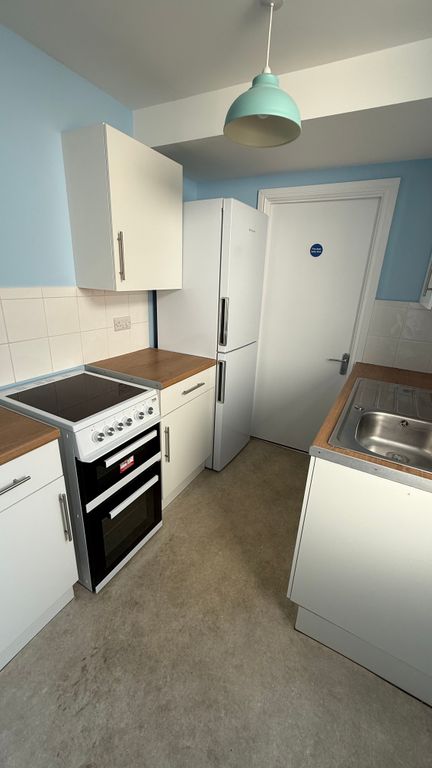 Property photo 2 of 5 Kitchen