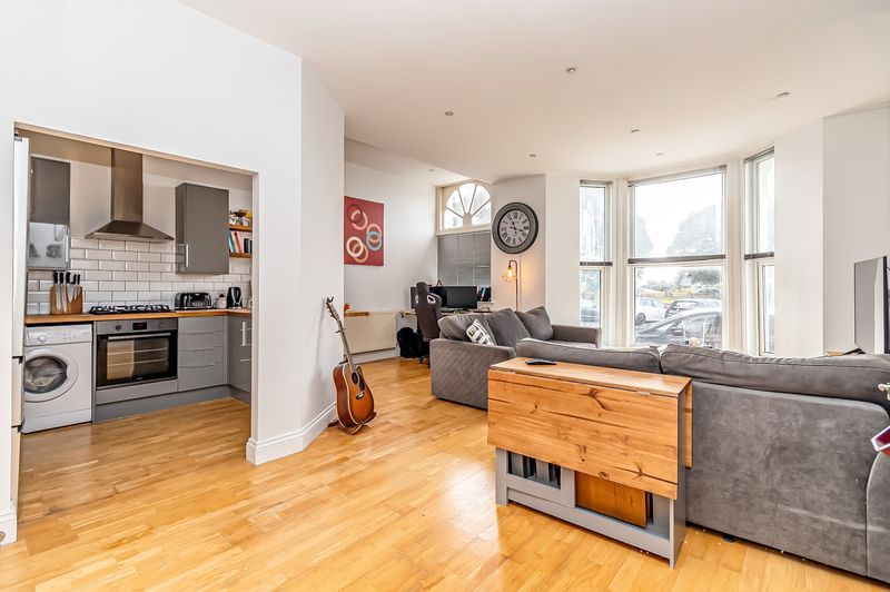 Property photo 3 of 20 .