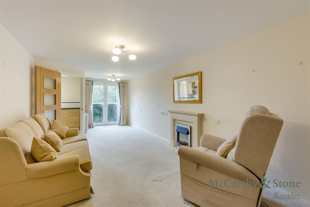 Property photo 2 of 18 8708089-Interior01.Jpg