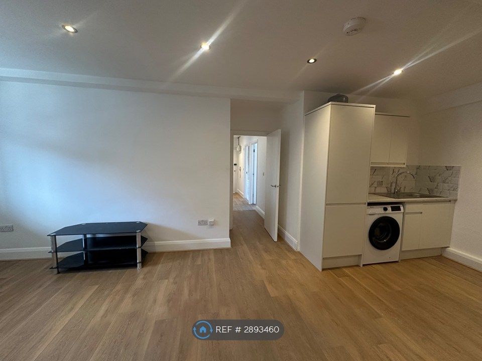 Property photo 2 of 25