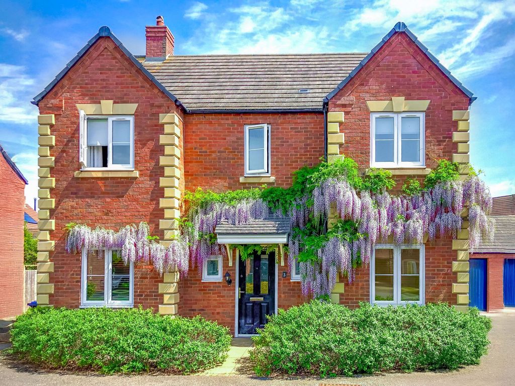 Property photo 1 of 53