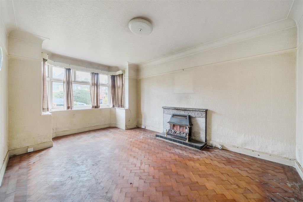 Property photo 2 of 16 1380474-19-690E08F922Ec9.Jpg