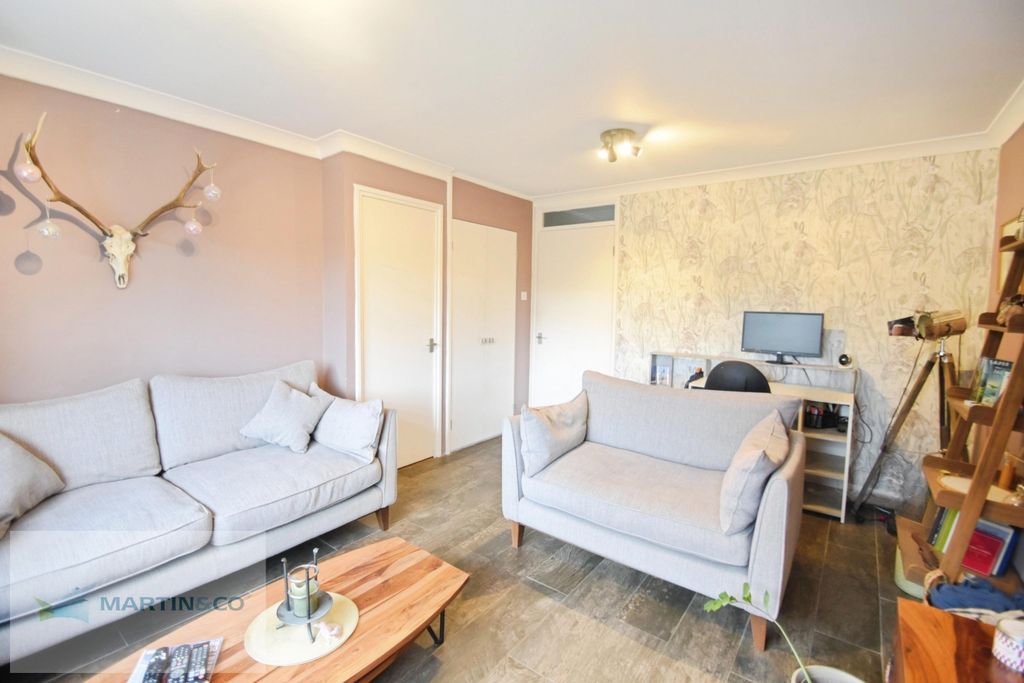 Property photo 3 of 12 3