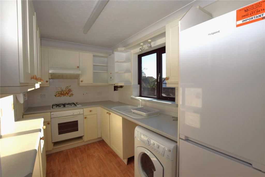 Property photo 2 of 8 Kitchen