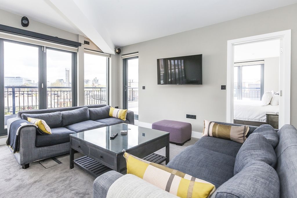 Property photo 2 of 25 Reception