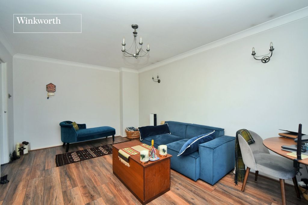 Property photo 2 of 11 Picture No. 23