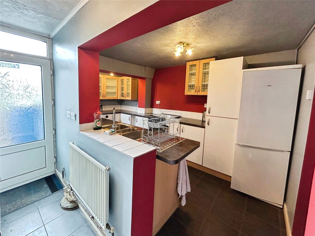 Property photo 3 of 15 Kitchen