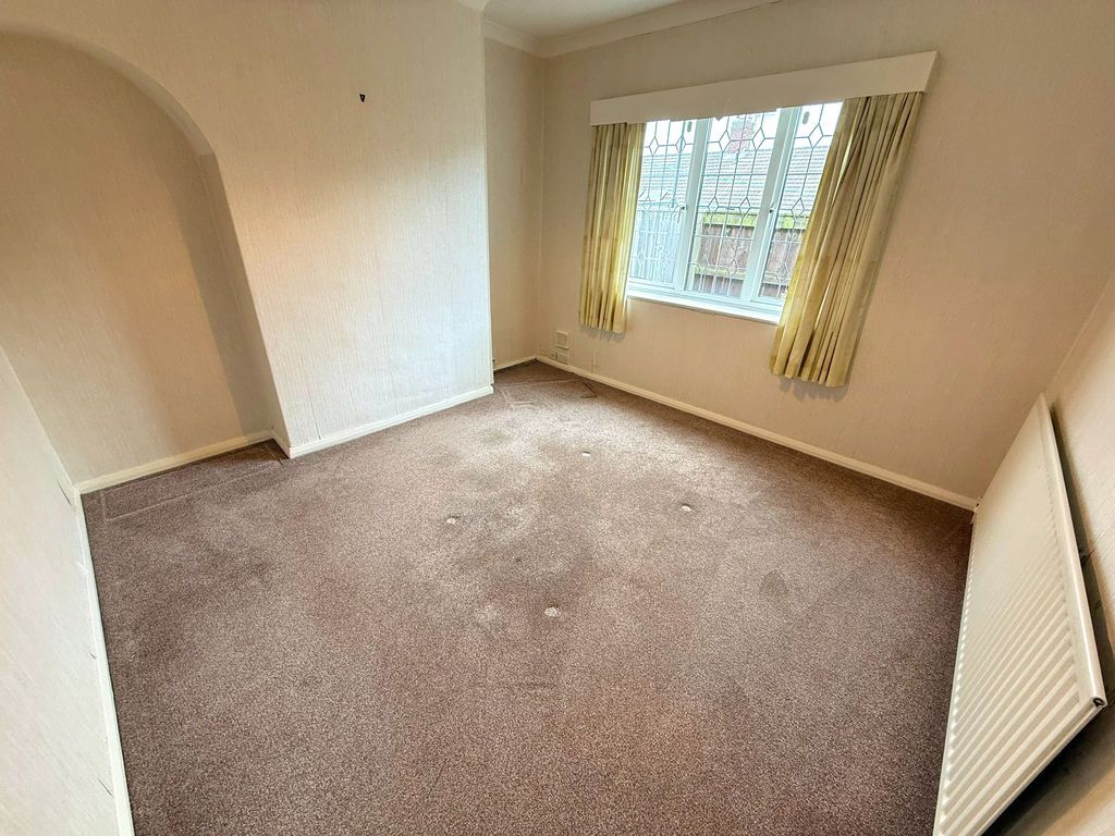 Property photo 3 of 14 Dining Room