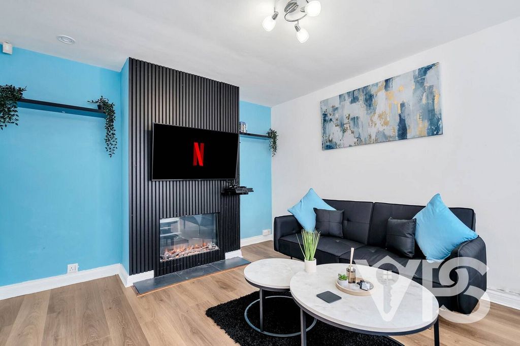 Property photo 3 of 17