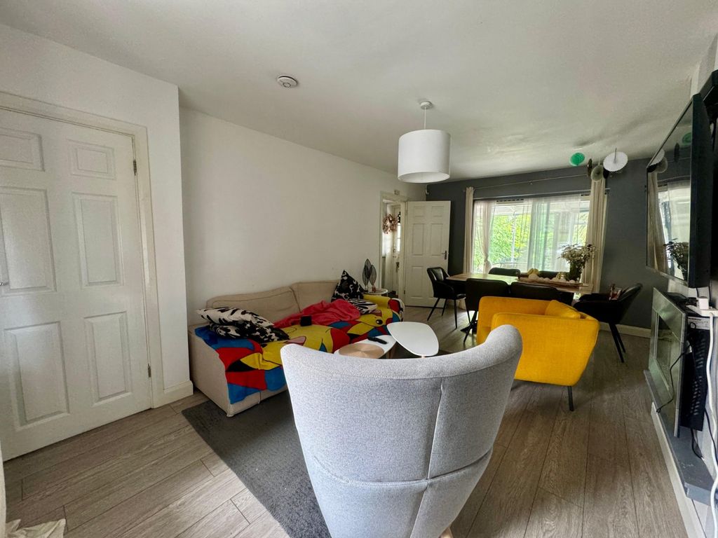Property photo 2 of 18 Picture No. 04