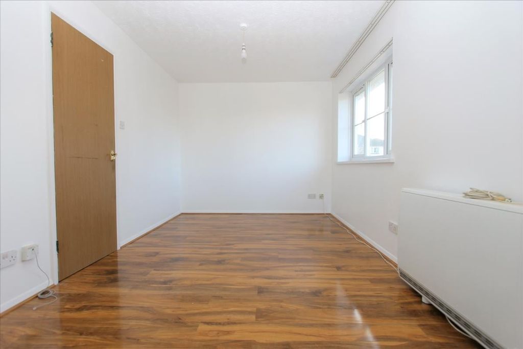 Property photo 2 of 4