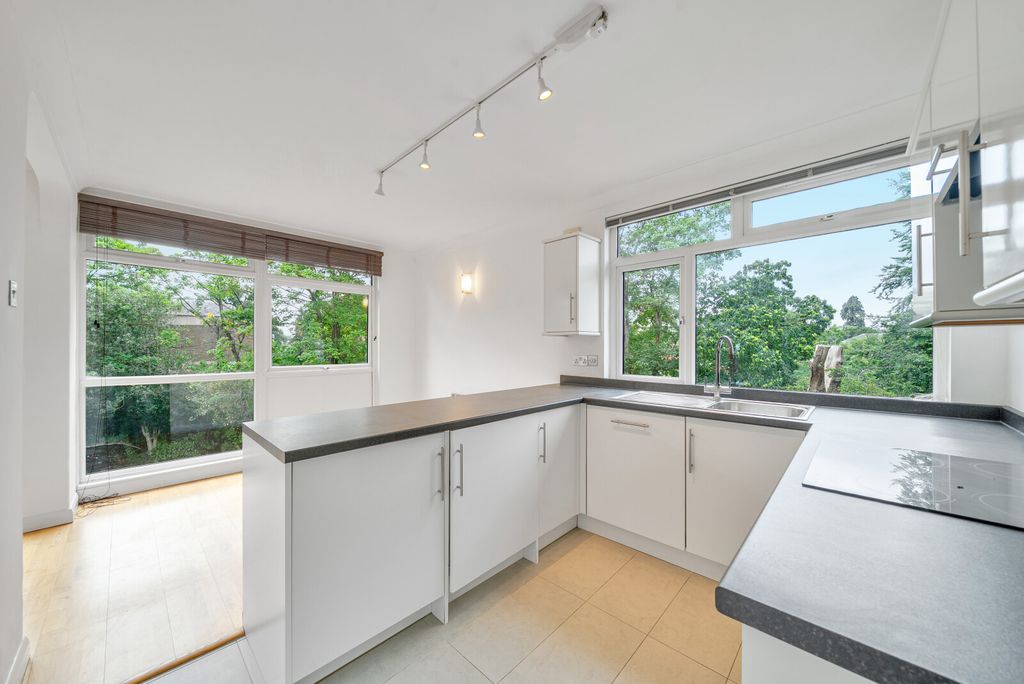 Property photo 2 of 10 1342755-4-68A4604...