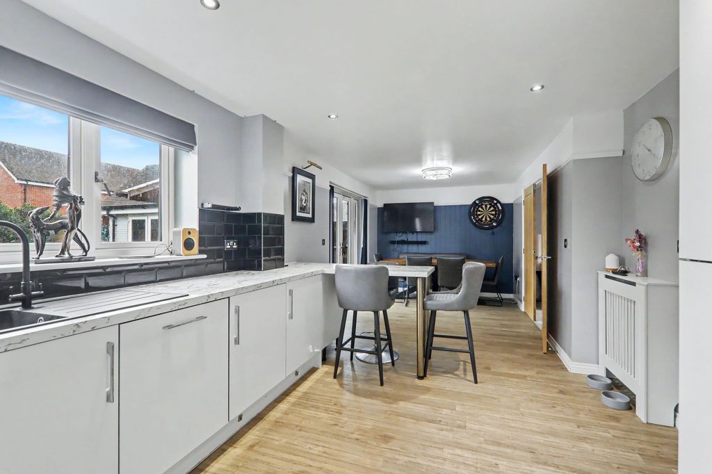 Property photo 3 of 22