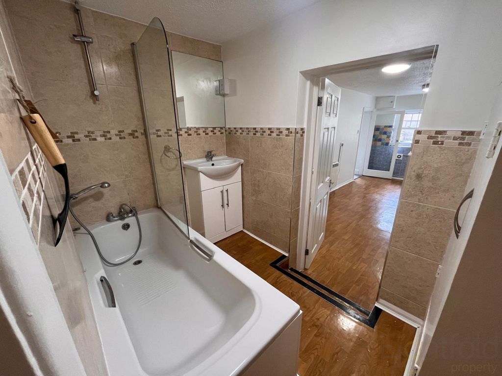 Property photo 2 of 20 A842E705-9d4A-4cc4-Aec3-3B0c3E065F56