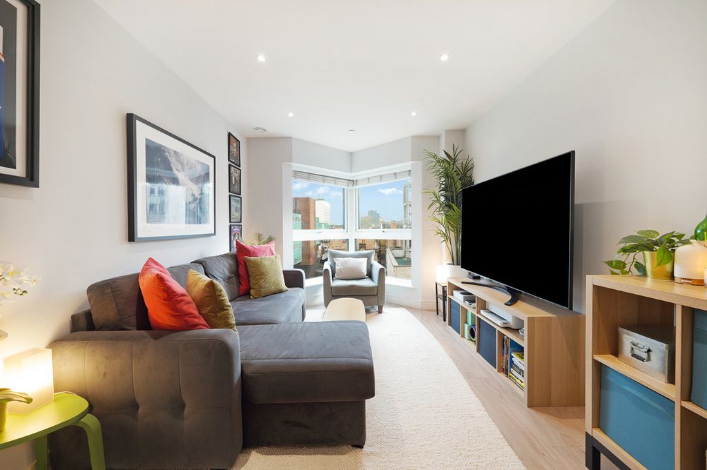 Property photo 2 of 8