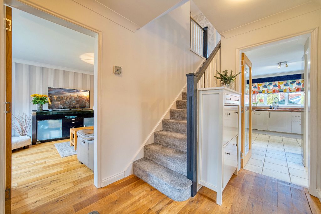 Property photo 2 of 41