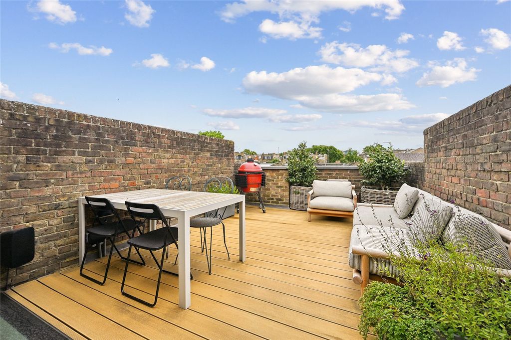 Property photo 3 of 13 Terrace