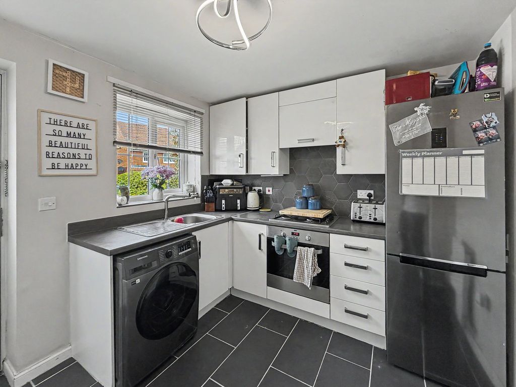 Property photo 3 of 19