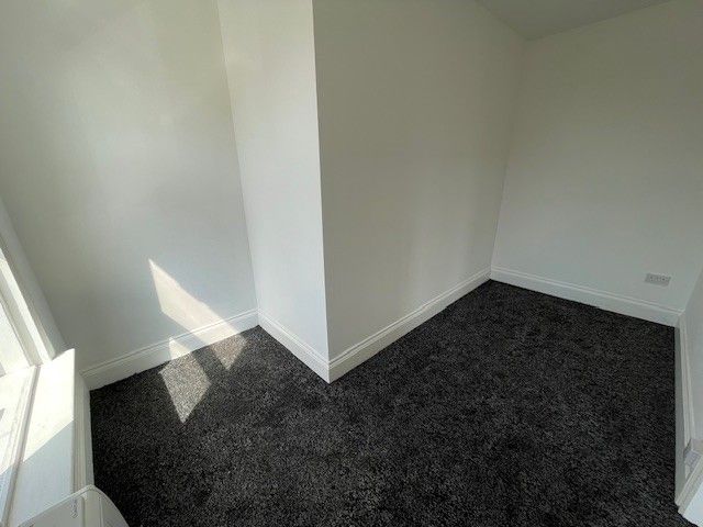 Property photo 3 of 4 Bedroom