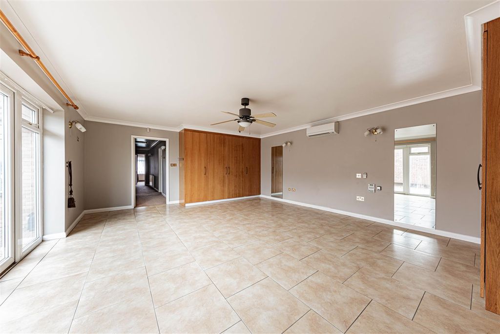 Property photo 3 of 62 L J Imaging-2.Jpg